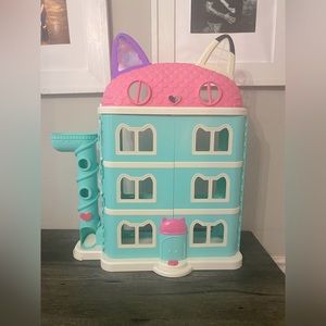 Gabbys dollhouse